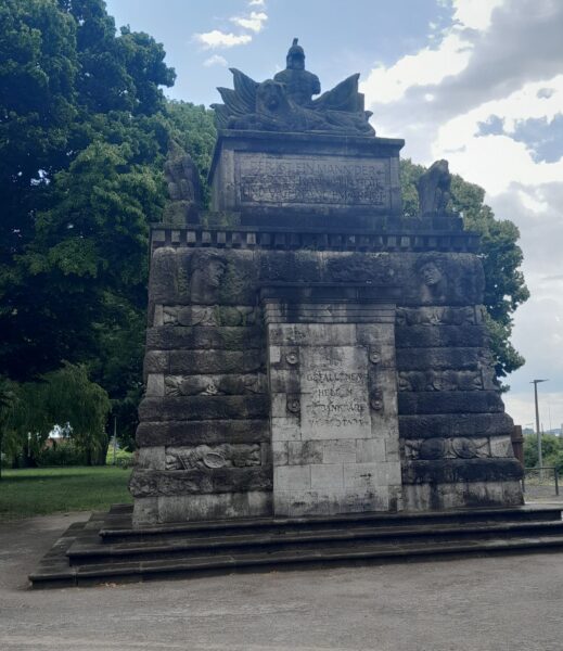 Kriegerdenkmal im Rheinpark Emmerich